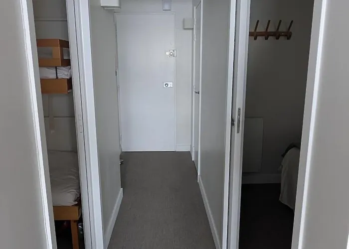 Face - Tyra Apartment