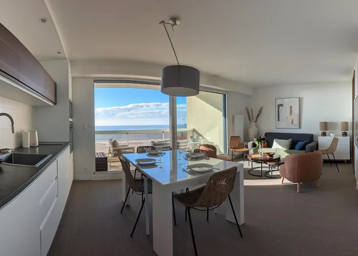 Apartment Face - Tyra *