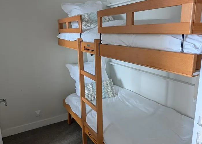 Apartment Face - Tyra *