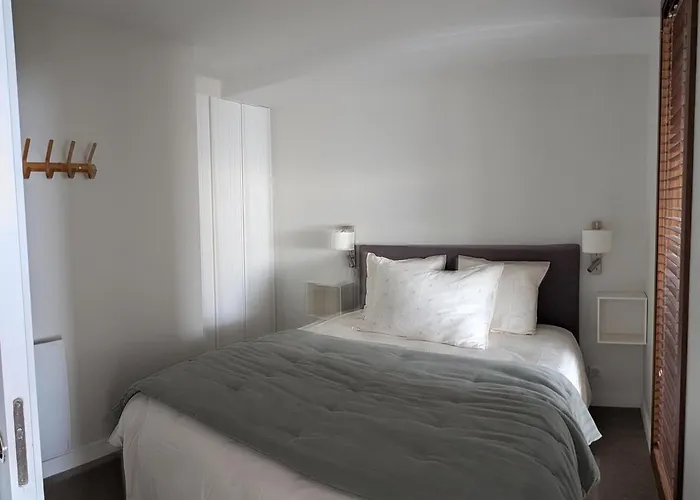 Apartment Face - Tyra *